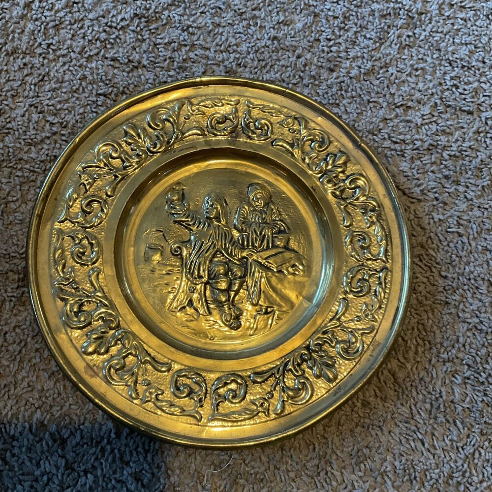Vintage BRASS Embossed Plate Wall Hanging 11” England (#27) DRINKING